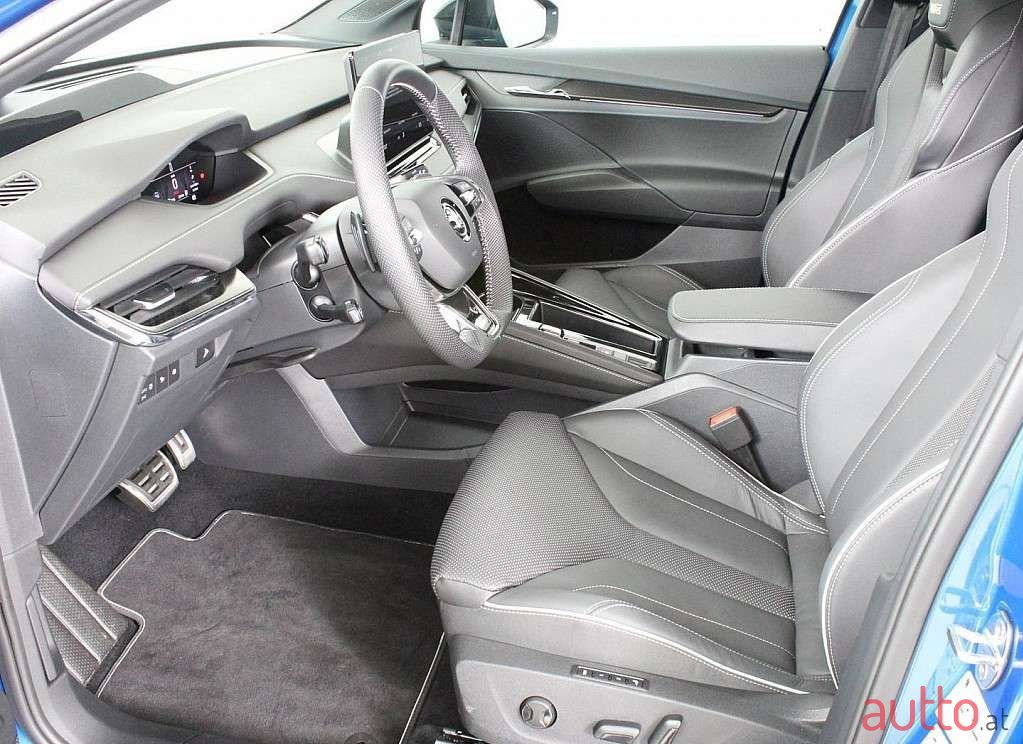 2022' Skoda Enyaq photo #3
