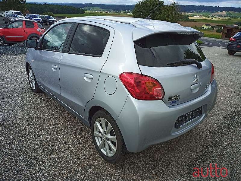 2017' Mitsubishi Space Star photo #3