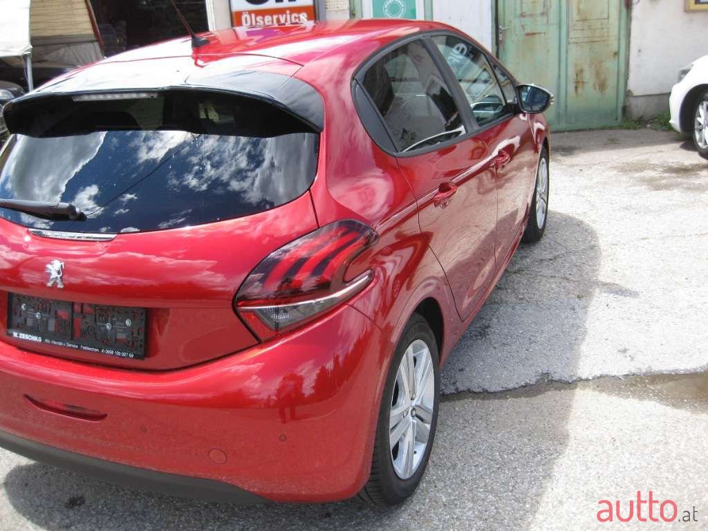 2019' Peugeot 208 photo #6