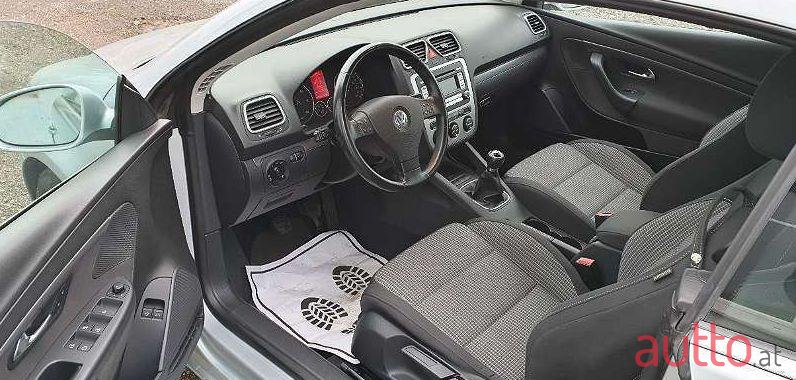 2006' Volkswagen Eos photo #2