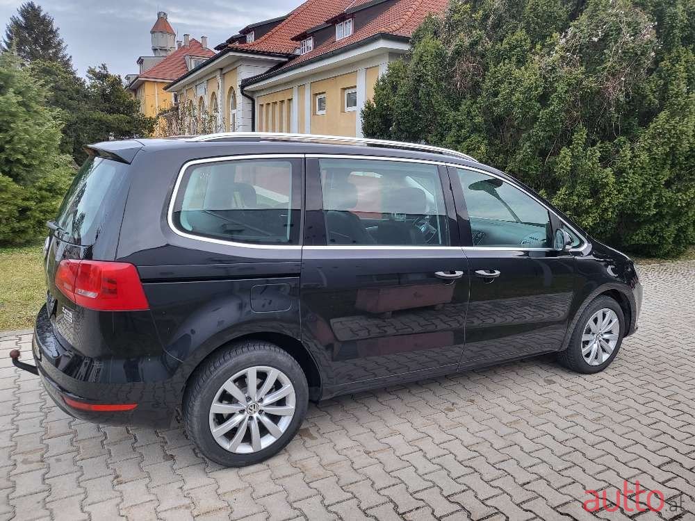 2013' Volkswagen Sharan photo #3