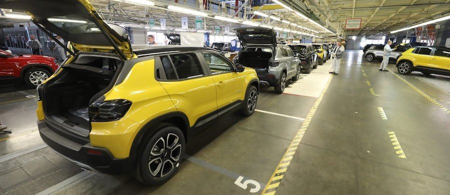 Tariffs Have Automakers Totally Scrapping 2025 Finance Outlooks