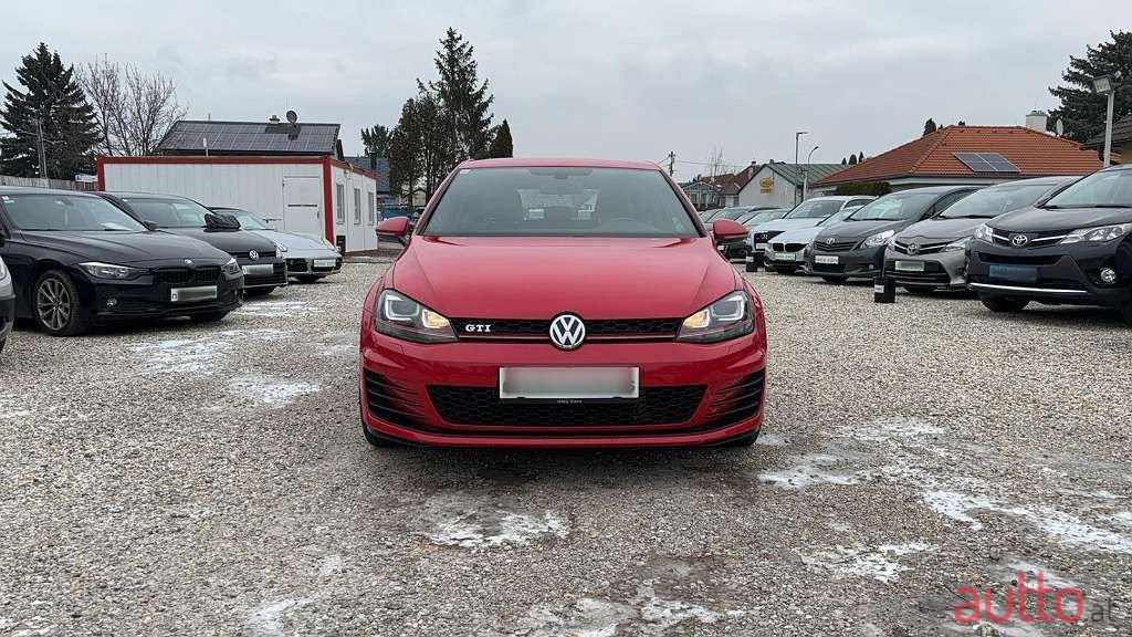 2016' Volkswagen Golf photo #2