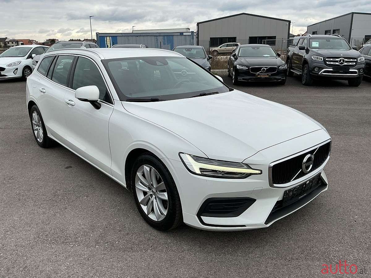 2019' Volvo V60 photo #3