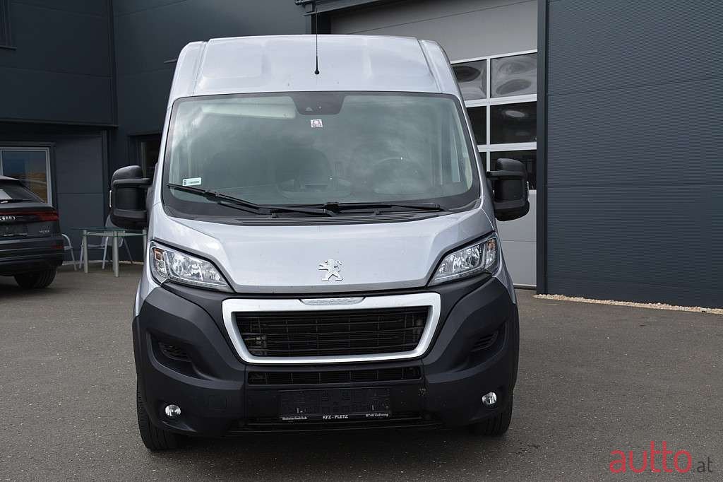 2020' Peugeot Boxer photo #3