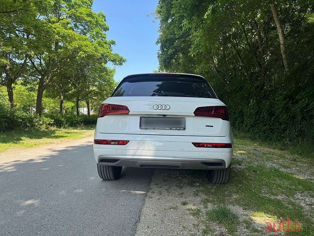 2020' Audi Q5 photo #6