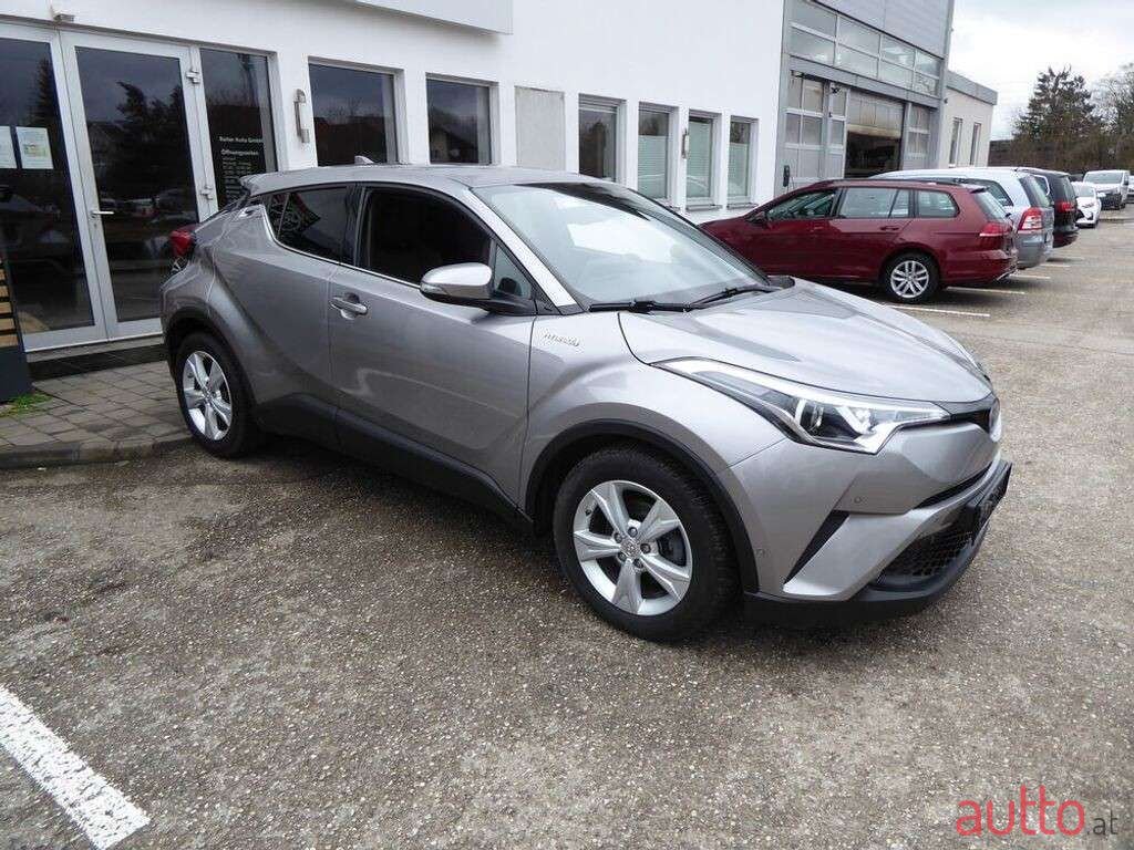 2016' Toyota C-HR photo #6