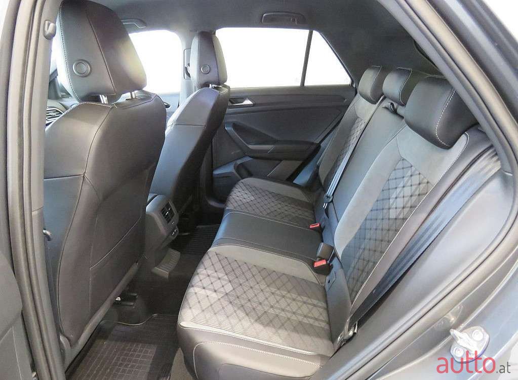 2022' Volkswagen T-Roc photo #6