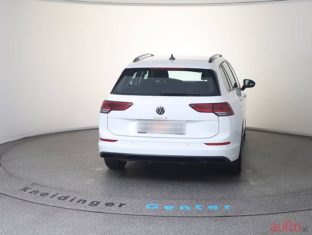 2022' Volkswagen Golf photo #4