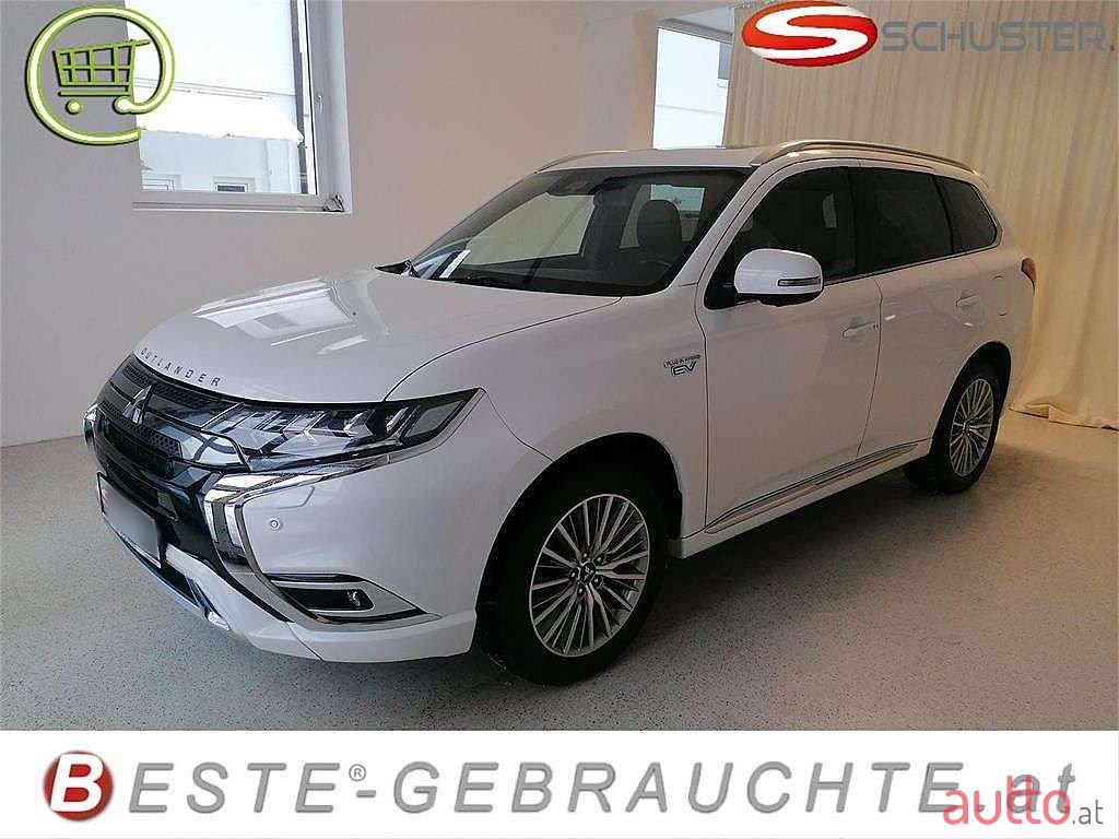 2018' Mitsubishi Outlander photo #2