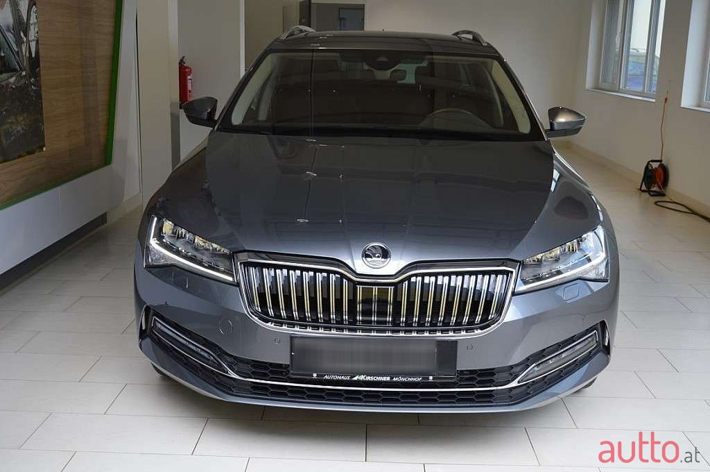 2023' Skoda Superb photo #2
