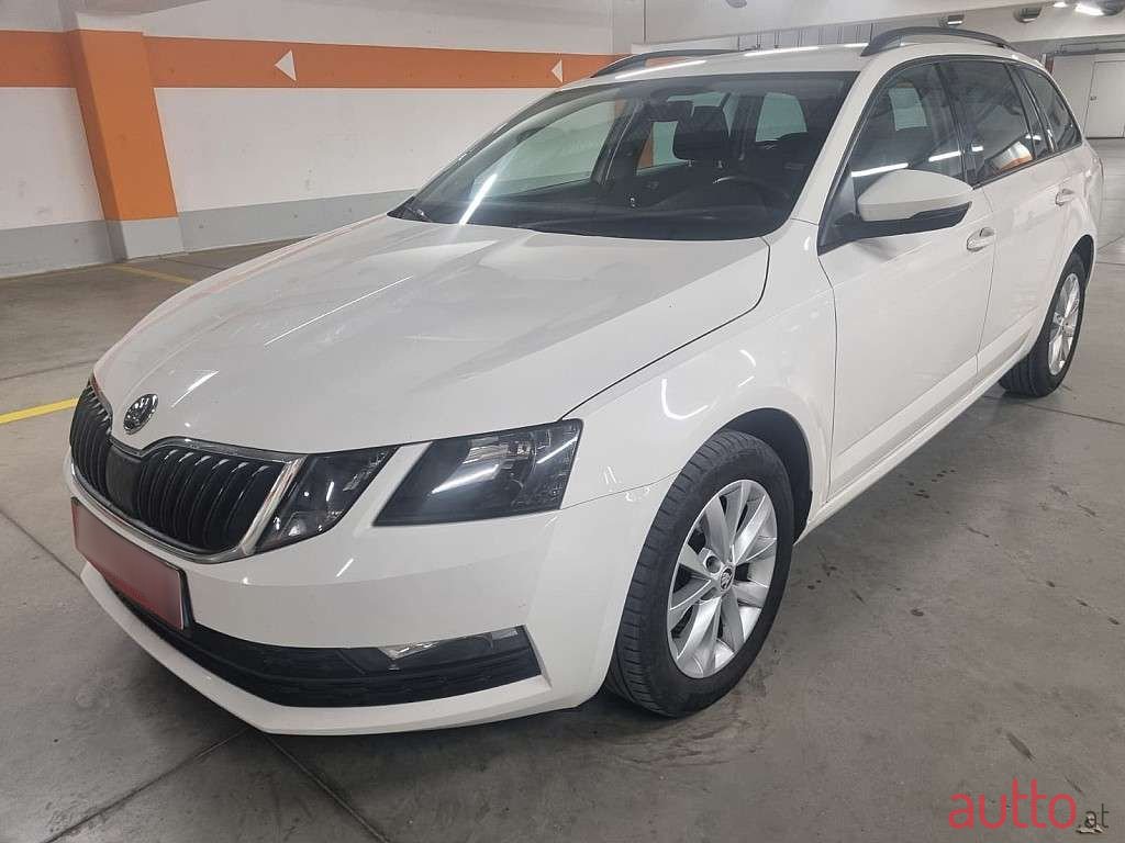 2020' Skoda Octavia photo #1