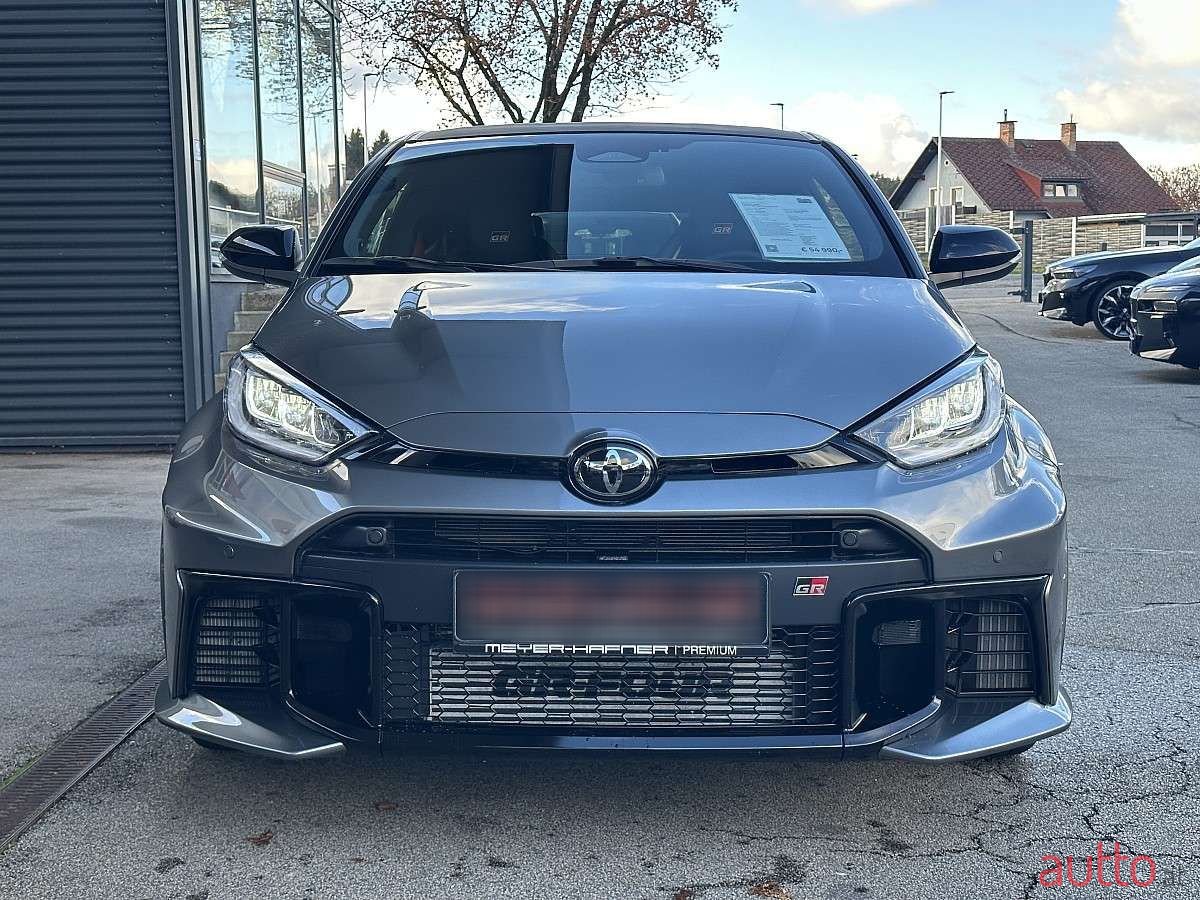 2024' Toyota Yaris photo #2