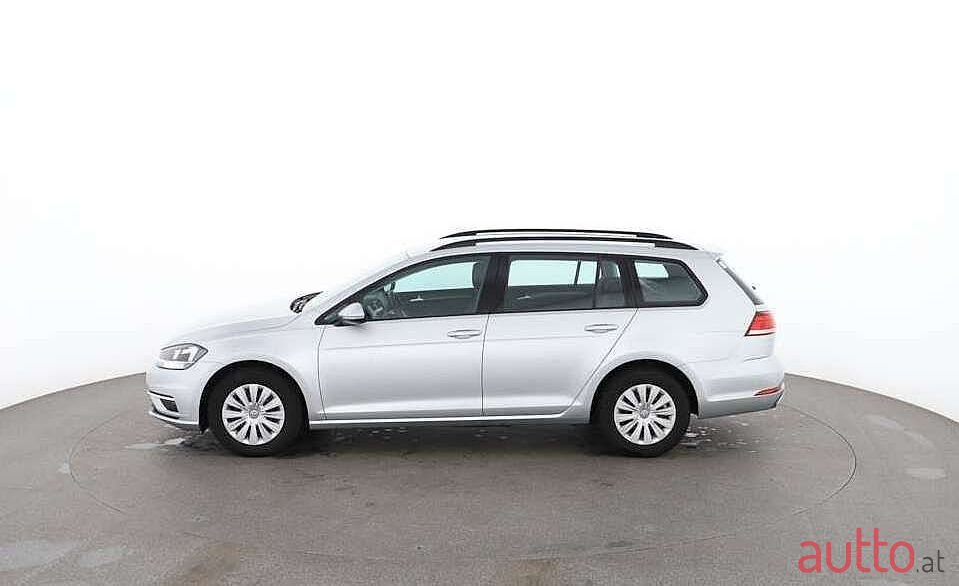 2019' Volkswagen Golf photo #5