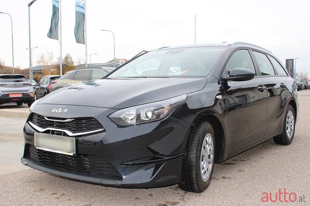 2023' Kia Ceed photo #2