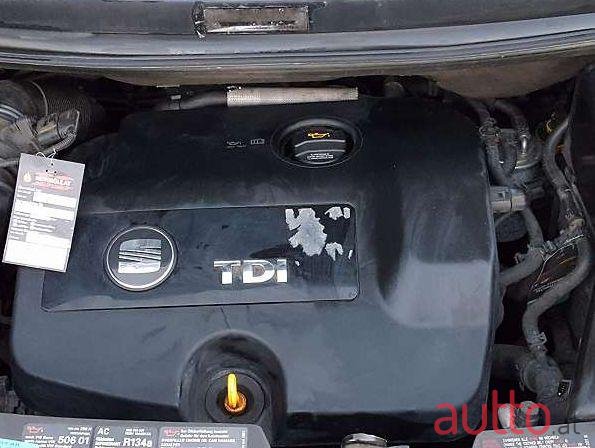 2003' SEAT Alhambra photo #5