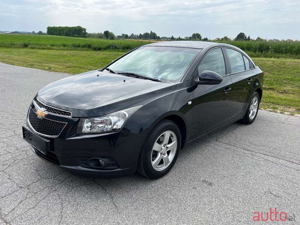 2011' Chevrolet Cruze photo #1