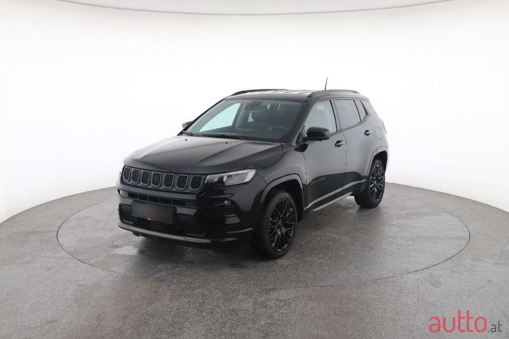2022' Jeep Compass photo #3