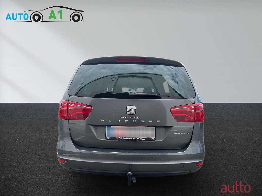 2010' SEAT Alhambra photo #6