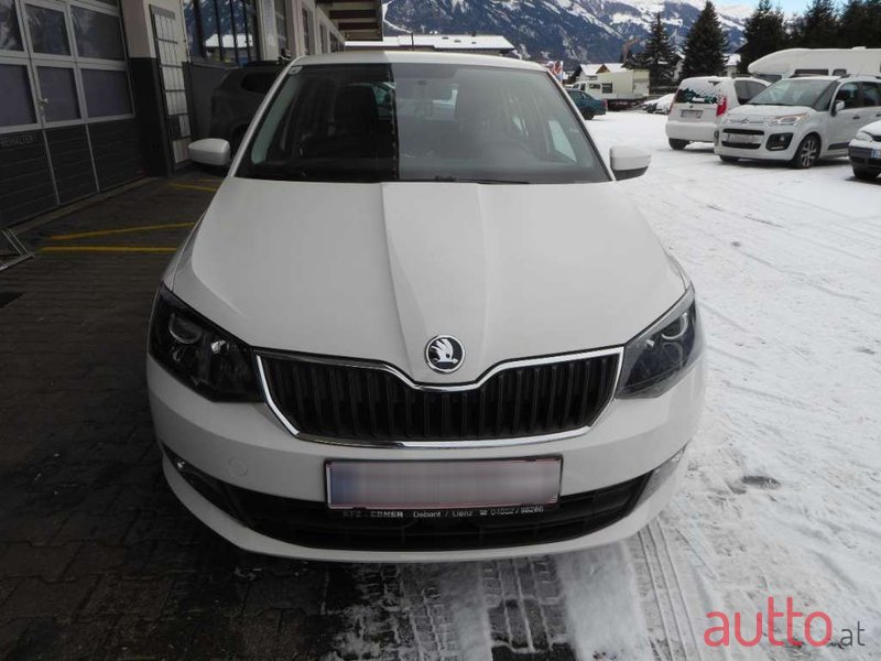 2015' Skoda Fabia photo #1