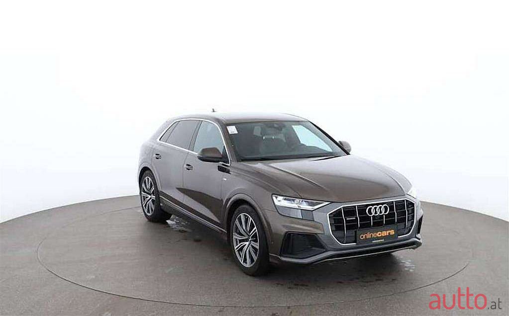 2019' Audi Q8 photo #5