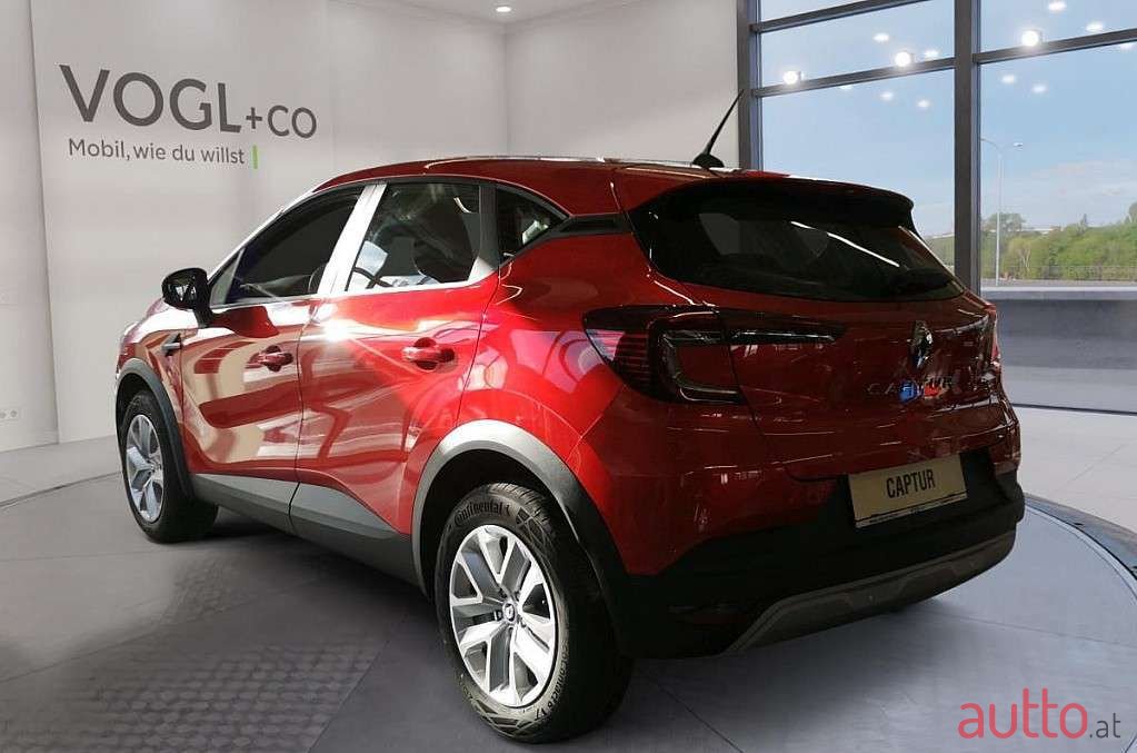 2023' Renault Captur photo #3