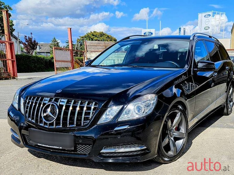 2012' Mercedes-Benz E-Klasse photo #2