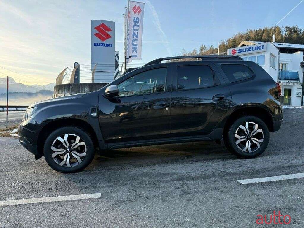 2023' Dacia Duster photo #3