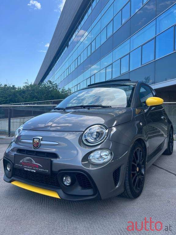 2017' Fiat Abarth 500 photo #2