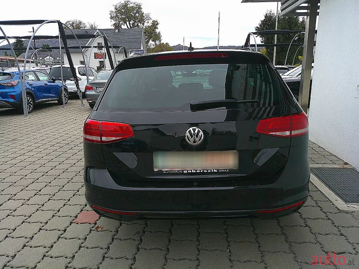 2015' Volkswagen Passat photo #4