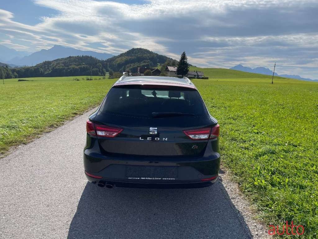 2014' SEAT Leon photo #5