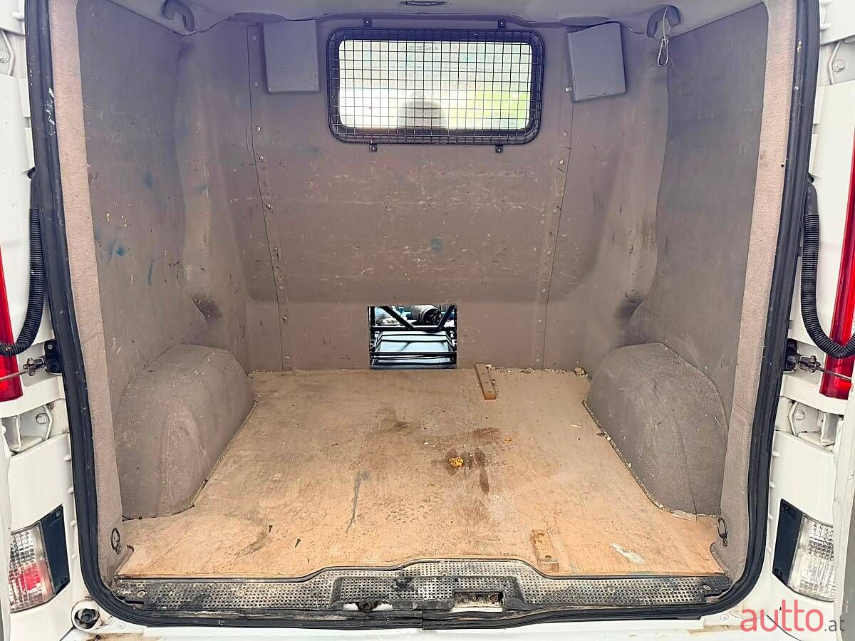 2009' Opel Vivaro photo #5