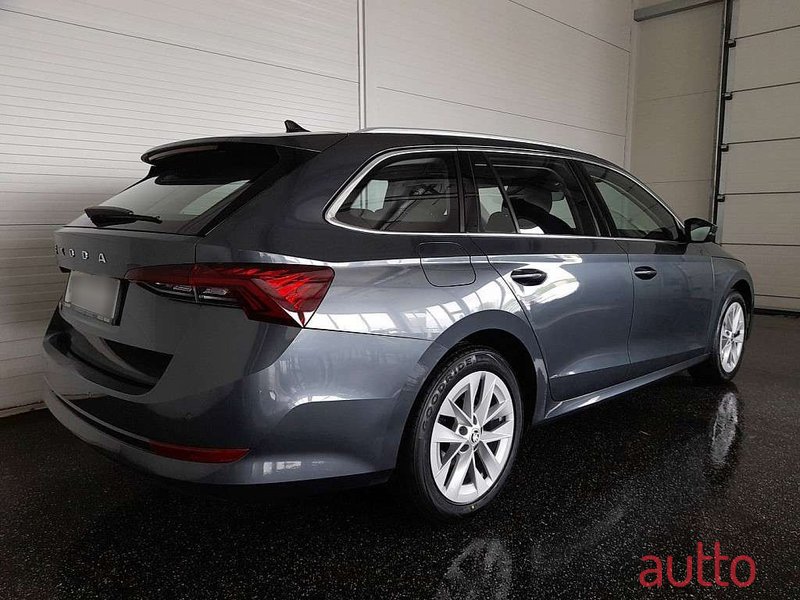 2022' Skoda Octavia photo #2