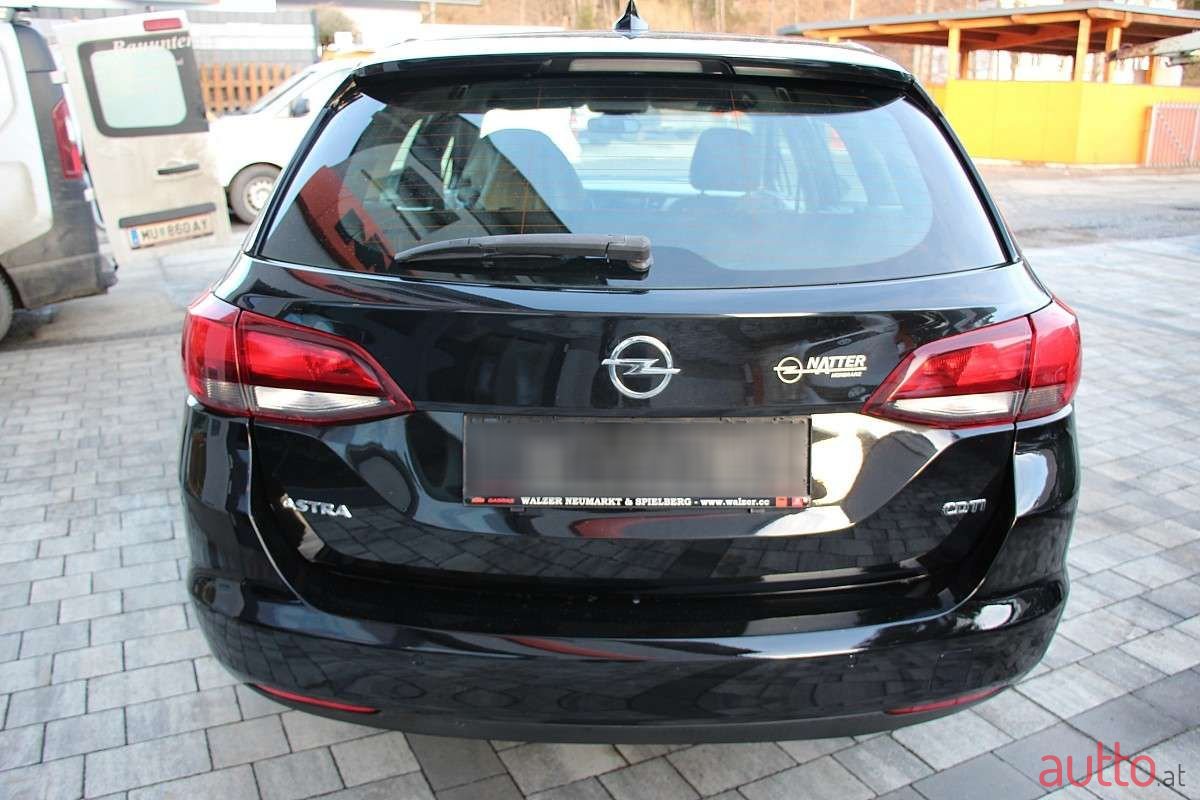 2017' Opel Astra photo #6