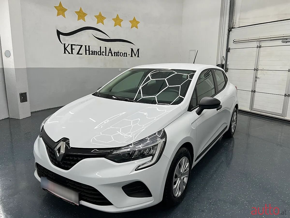 2021' Renault Clio photo #1
