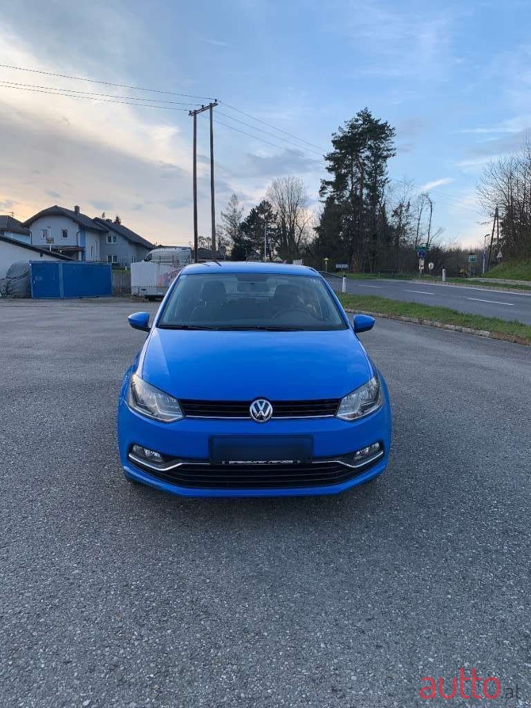 2015' Volkswagen Polo photo #2