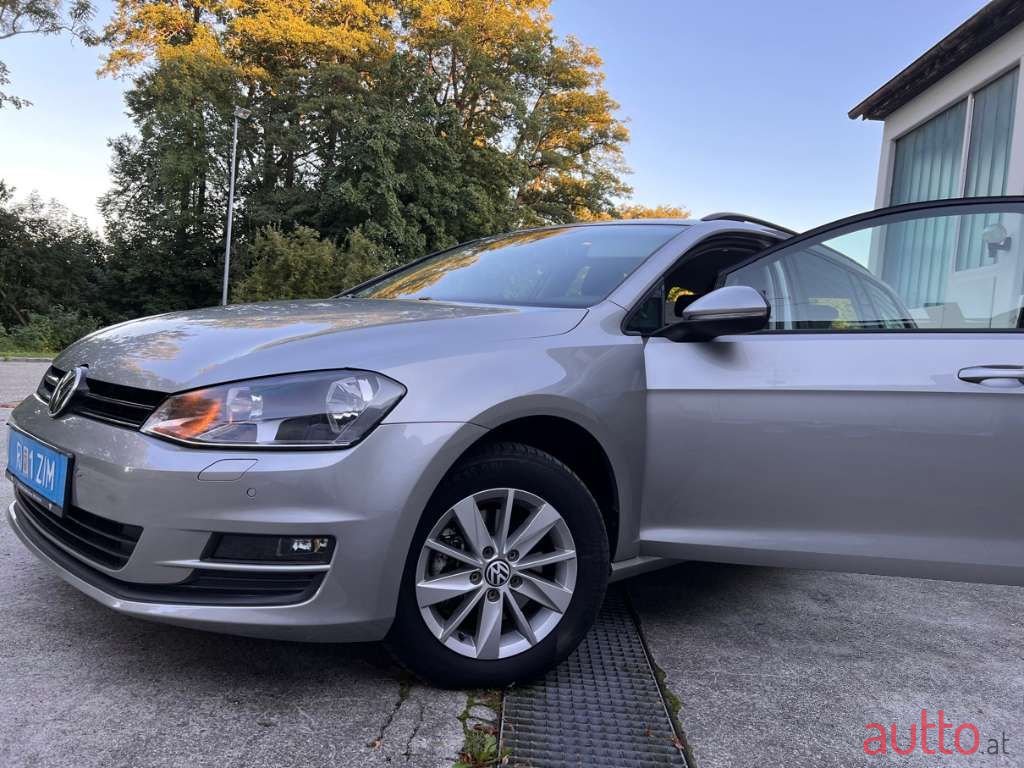 2015' Volkswagen Golf photo #3