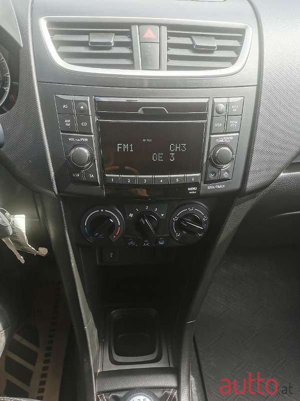 2013' Suzuki Swift photo #5