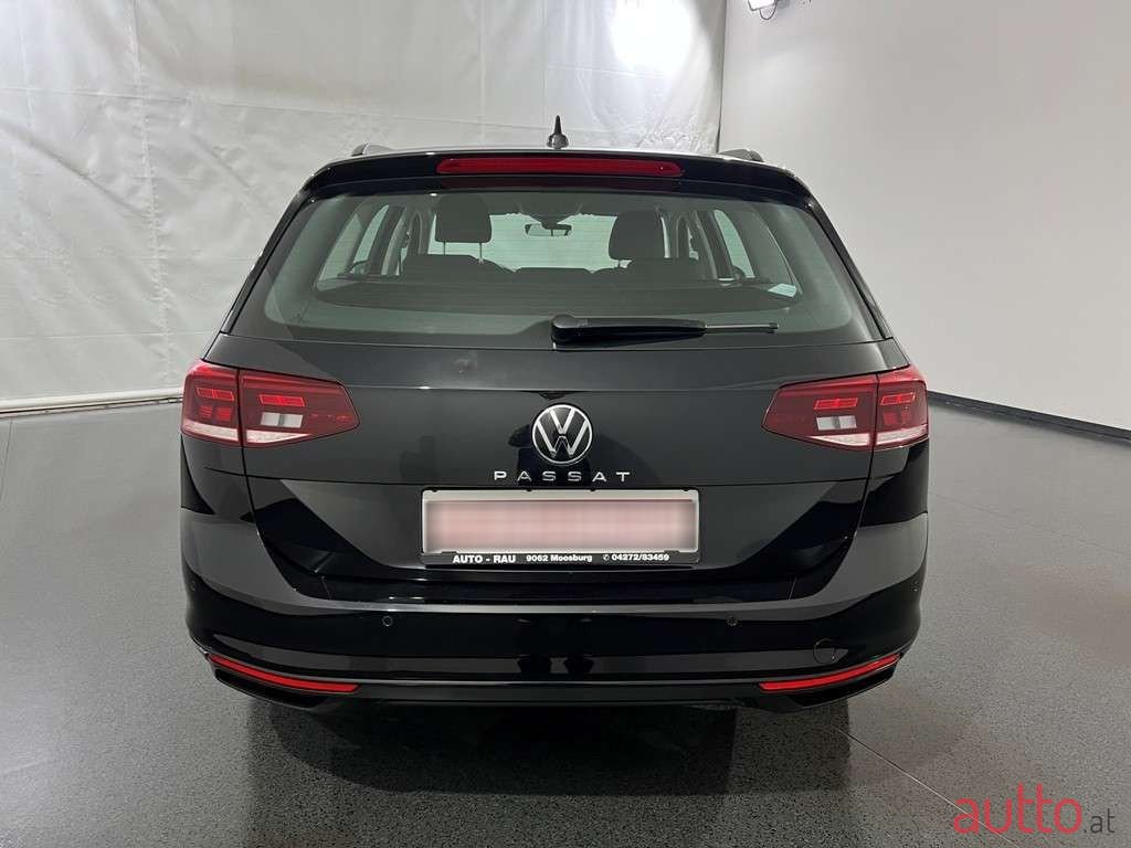 2022' Volkswagen Passat photo #5