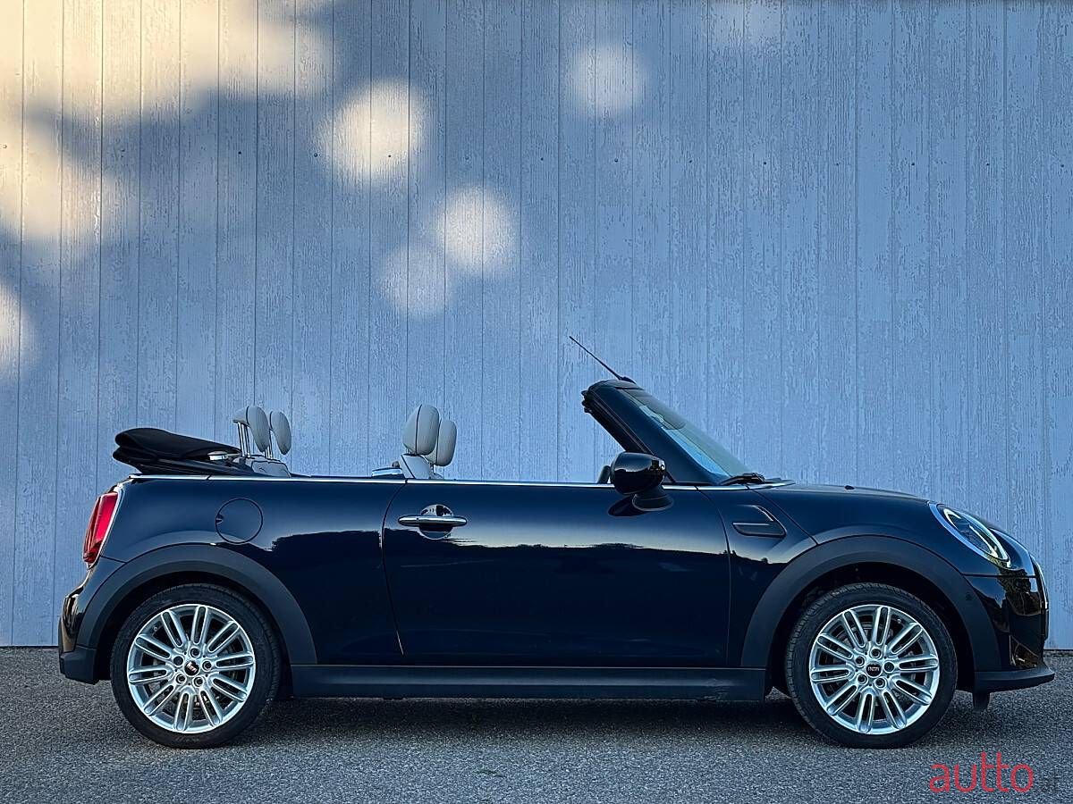 2023' MINI Cabrio photo #3