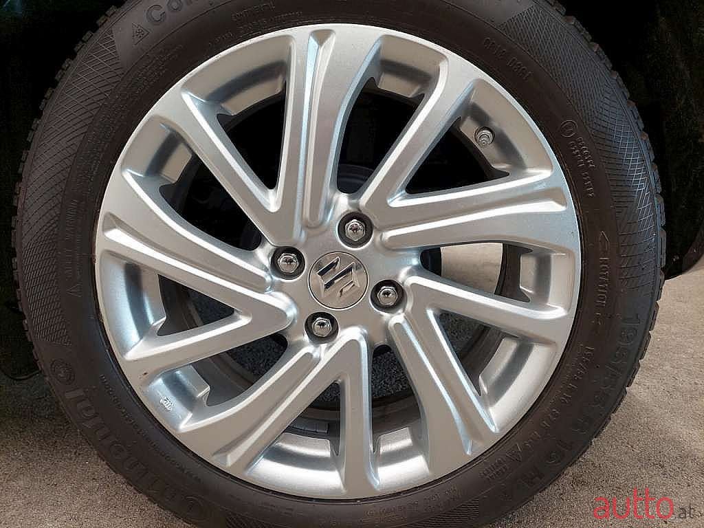 2023' Suzuki Swift photo #6