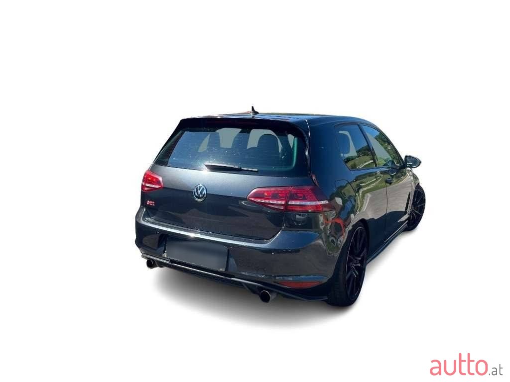 2016' Volkswagen Golf photo #3