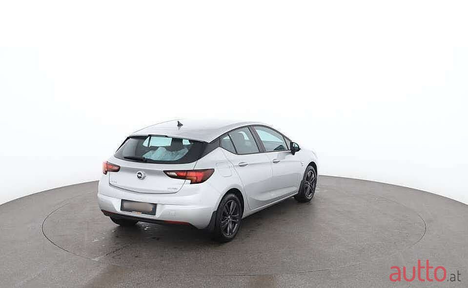 2019' Opel Astra photo #3