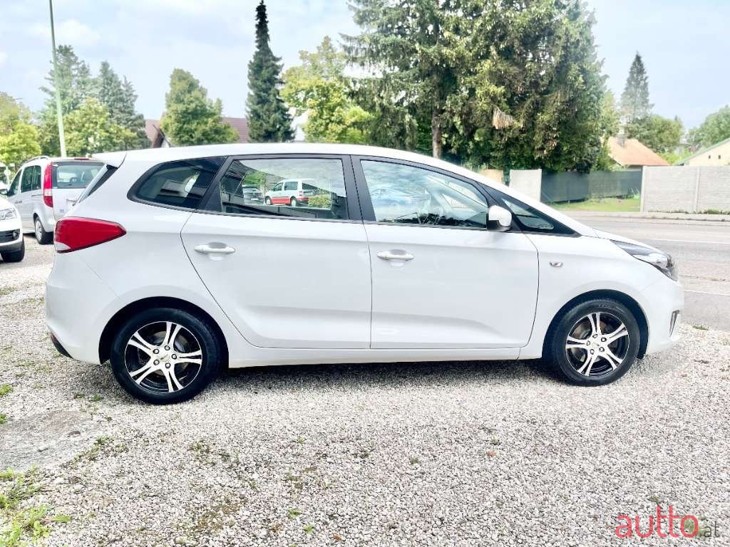 2013' Kia Carens photo #4