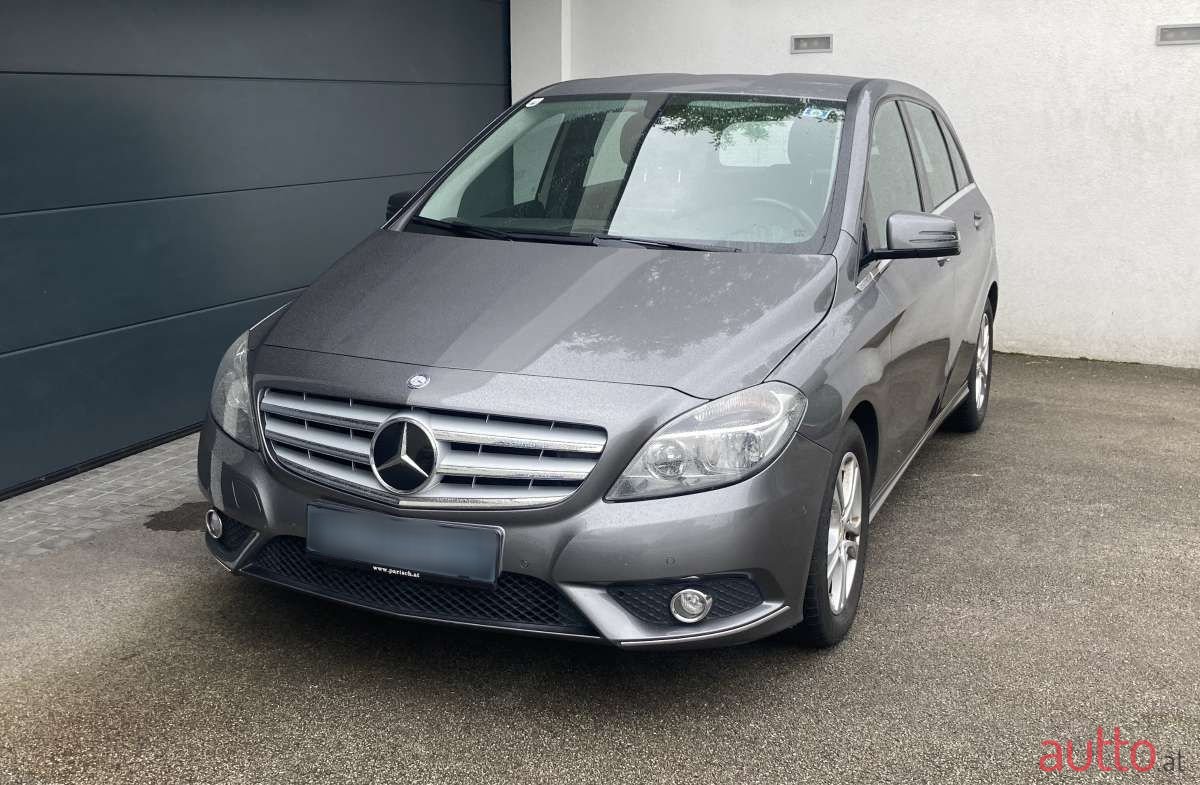 2013' Mercedes-Benz B-Klasse photo #1