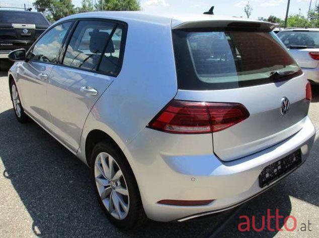 2018' Volkswagen Golf photo #1