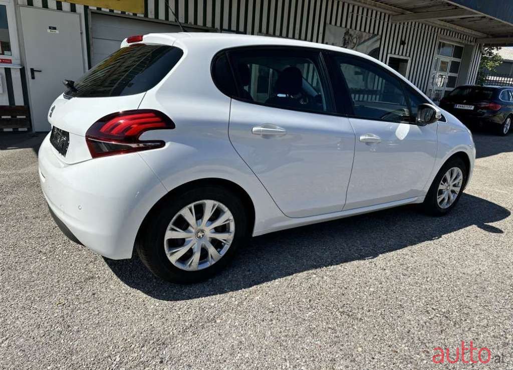 2018' Peugeot 208 photo #6