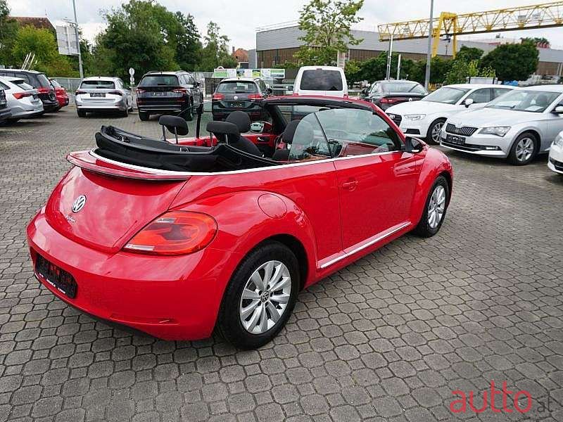 2013' Volkswagen Beetle photo #3