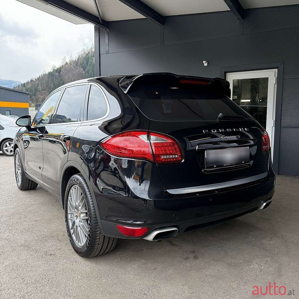 2013' Porsche Cayenne photo #4