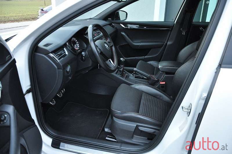2014' Skoda Octavia photo #6